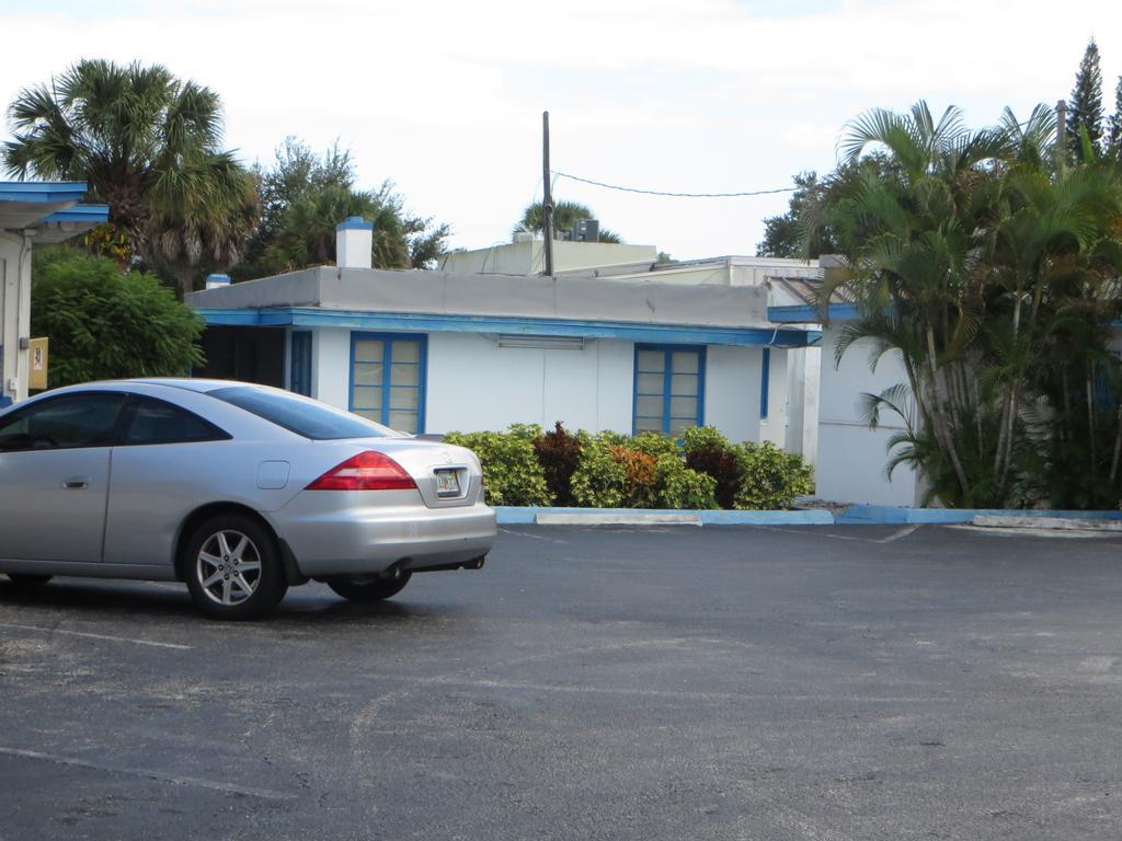 Southwind Motel Stuart Exteriör bild
