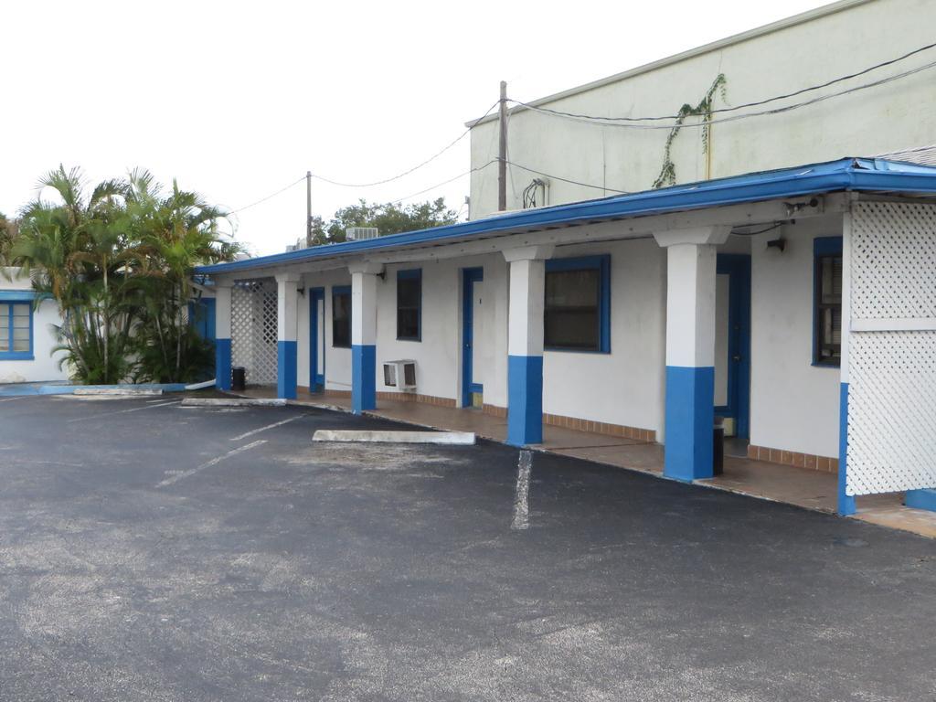Southwind Motel Stuart Exteriör bild